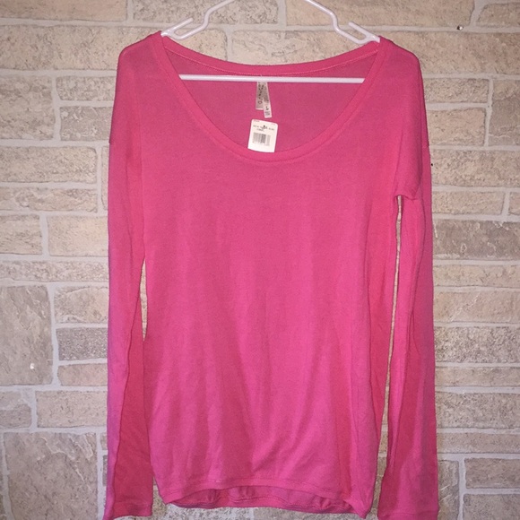 🆕 Coral Long Sleeve Tee - Picture 1 of 5